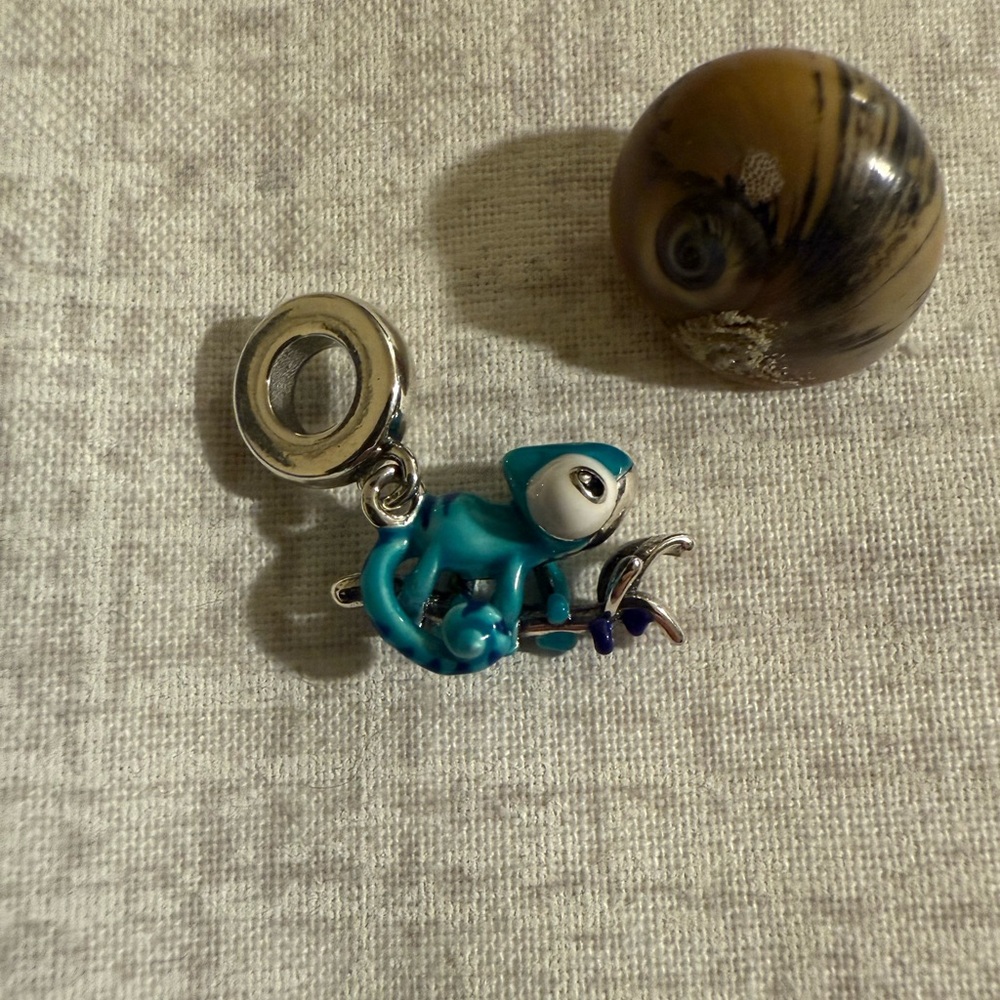 New S925-Plated Pascal From Tangled, Color-Changing Charm: Fits Pandora